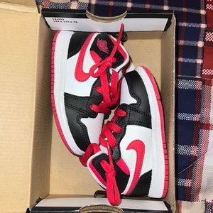 Jordan 1 mid toddler size 5c